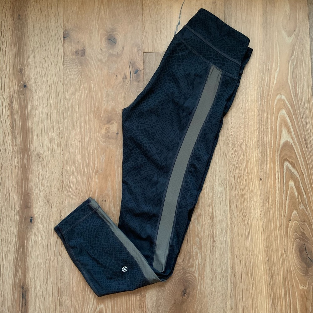 Lululemon Snake Black reflective 3/4 leggings